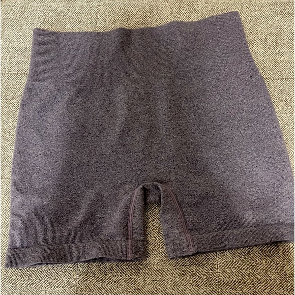 Purple womens shorts-Size large - Picture 3 of 3